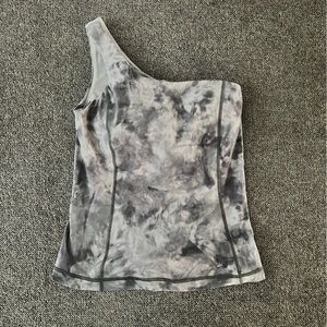 Lululemon cold shoulder tank top